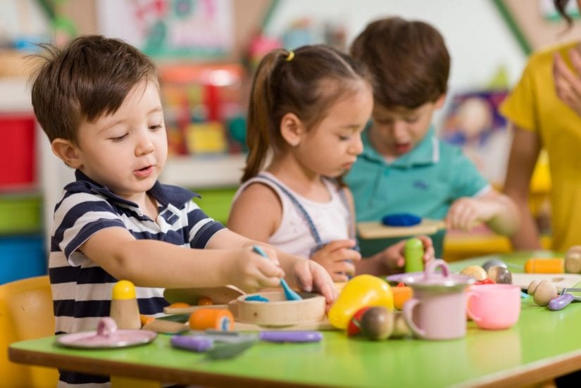 Spiele für 2-Jährige: Tolle Beschäftigungsideen (gratis)